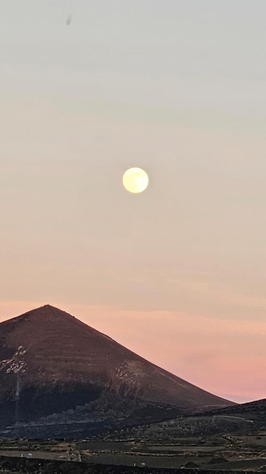 Tranquilidad Entre Volcanes Uga Exteriör bild